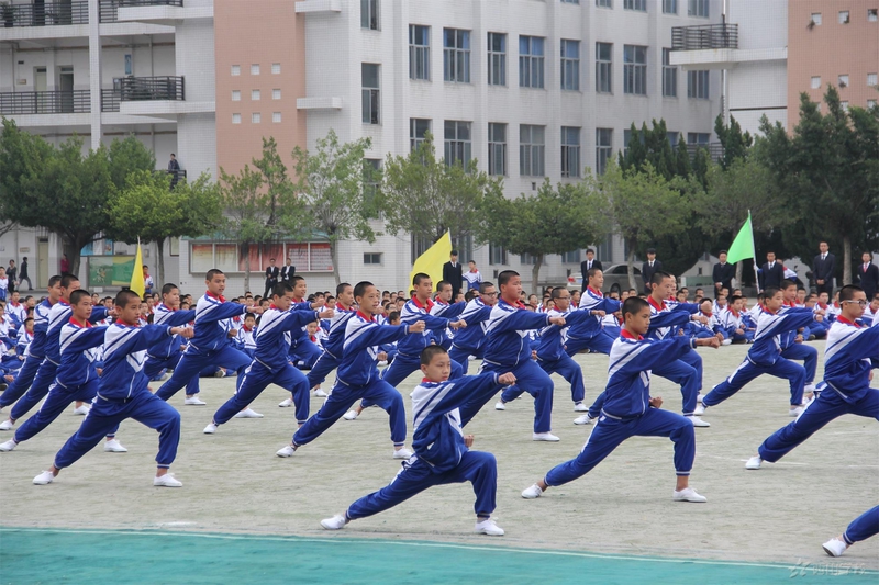 福清西山学校初中部第八届体育运动会盛大开幕