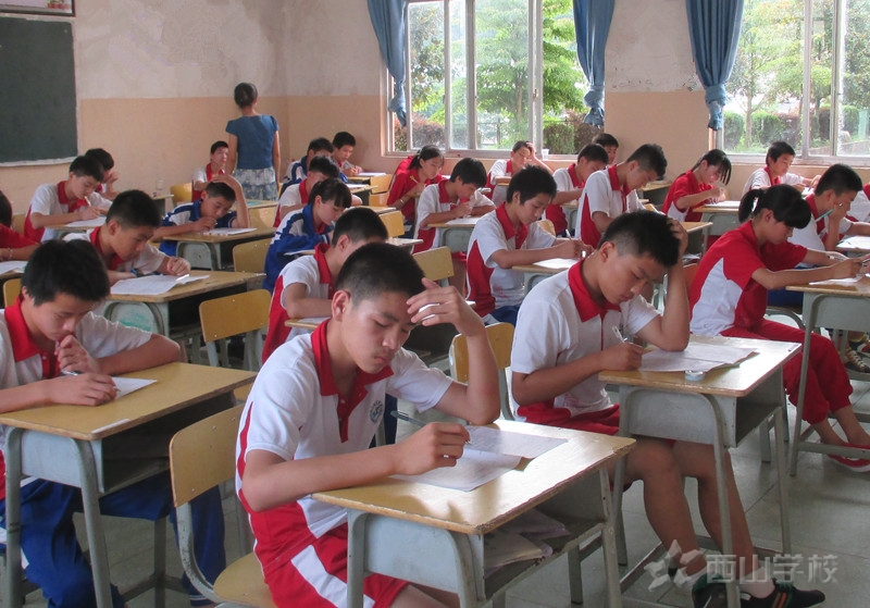 初中部举行2014—2015学年第二学期期末考试