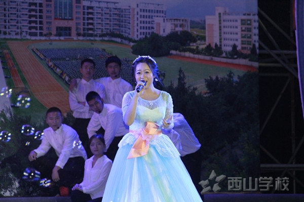 2015国庆节晚会：歌曲联唱《春天的芭蕾》——高中部