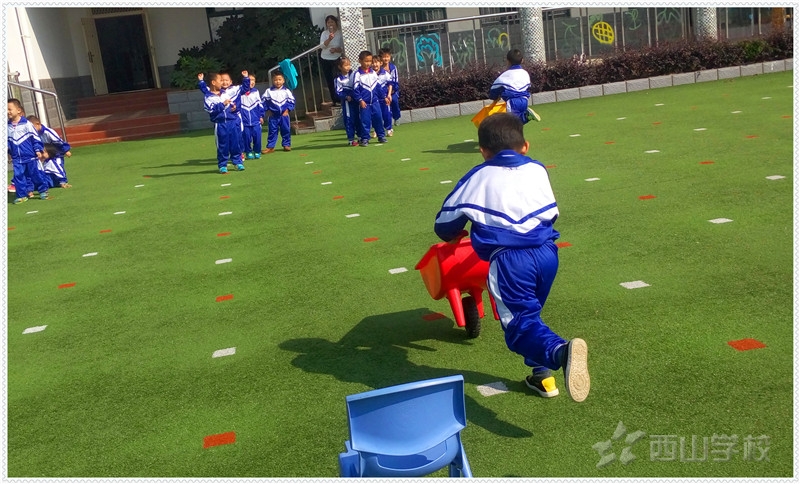 小猴运桃——江西省西山学校幼儿园大二班