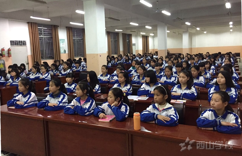 学会知恩感恩,立志勤学——初中部组织观看励志短片《杨六斤的故事》