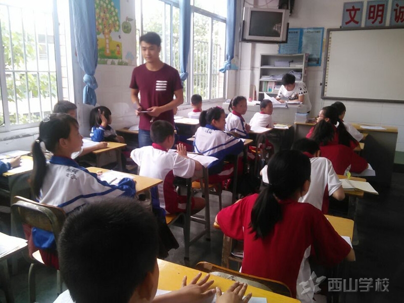 查仪容,迎暑假——小学部进行仪容仪表检查