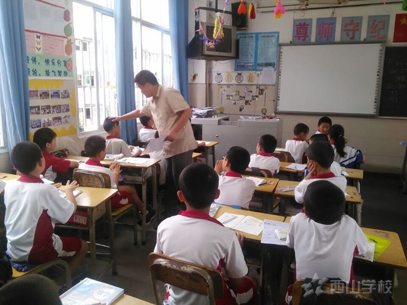 查仪容,迎暑假——小学部进行仪容仪表检查