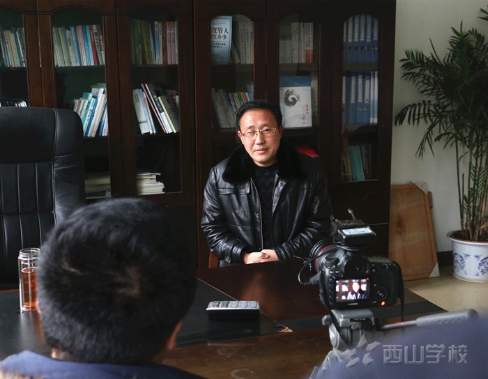 湖南电视台电视剧频道小戏骨《长征》摄制组又来西山学校啦!