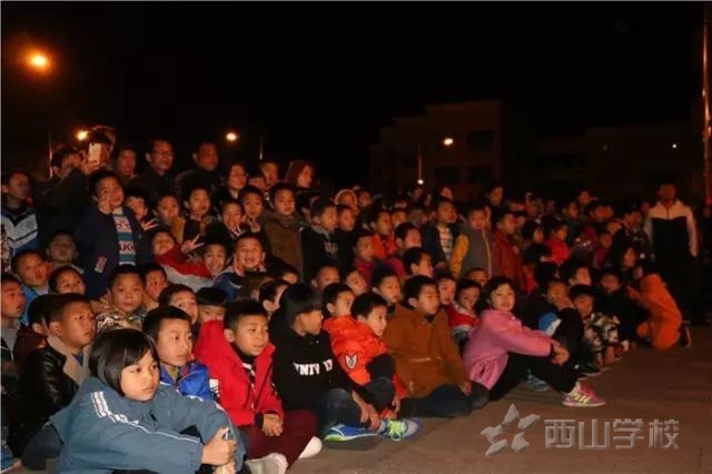 过完十五年才圆 龙腾狮跃闹元宵