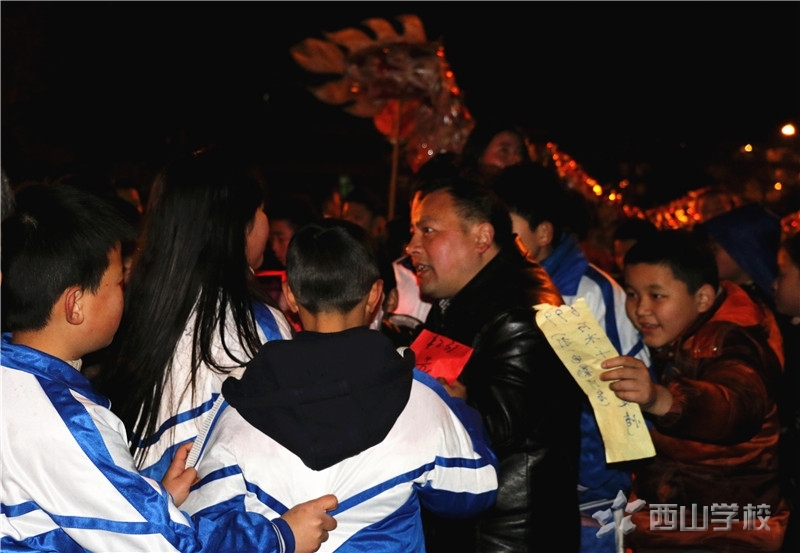 过完十五年才圆 龙腾狮跃闹元宵