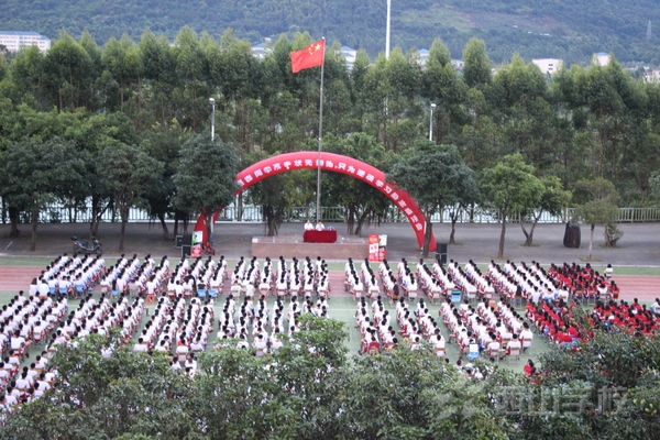 【榜樣的力量】北京大學劉嘉深同學蒞臨西山學校召開勵志講座