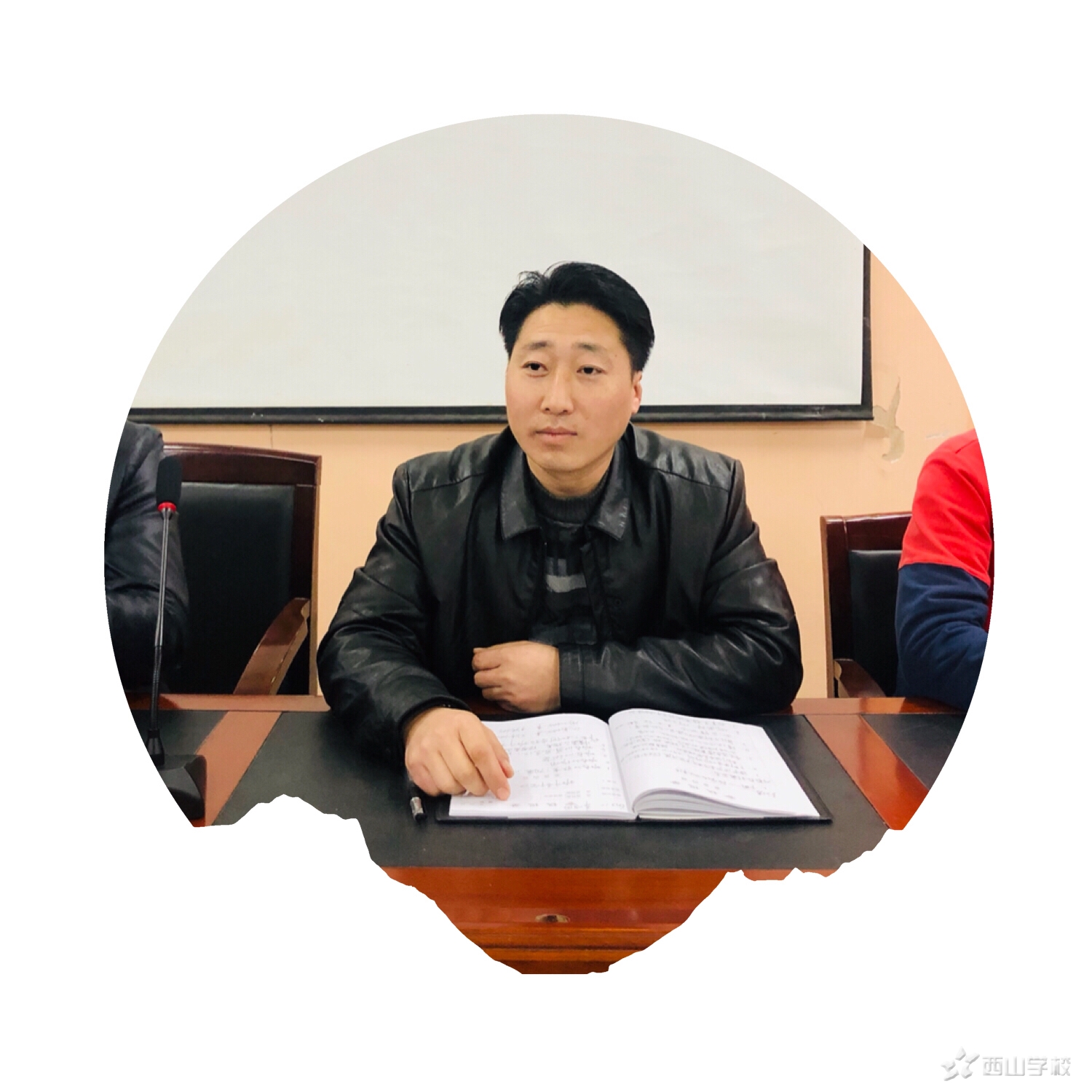 以身作则,服务班级——江西省西山学校初中部召开班干部会议