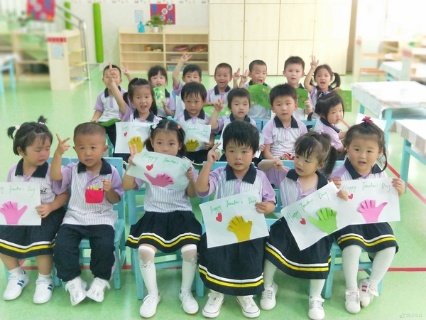 ��ܰ���£�����ʦ������������ɽѧУ�׶�԰��ѿ�İ�