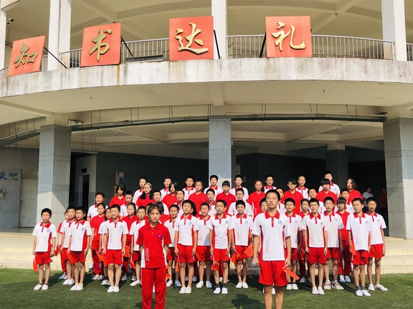 迎国庆，颂祖国丨西山学校初中部举行诗歌朗诵比赛