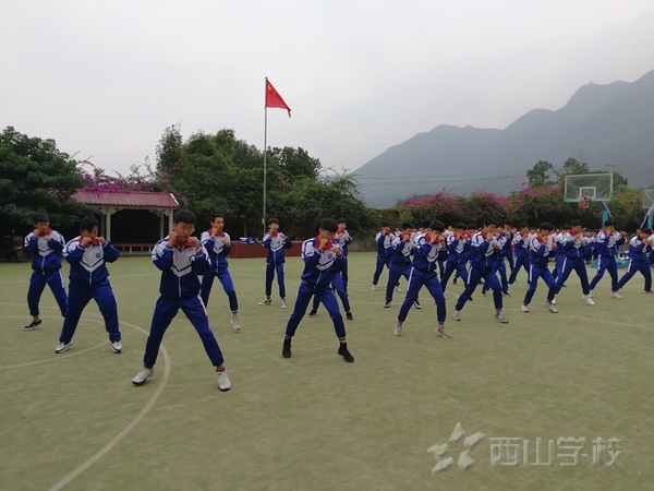 福清西山职业技术学校举行班级特色训练成果展示